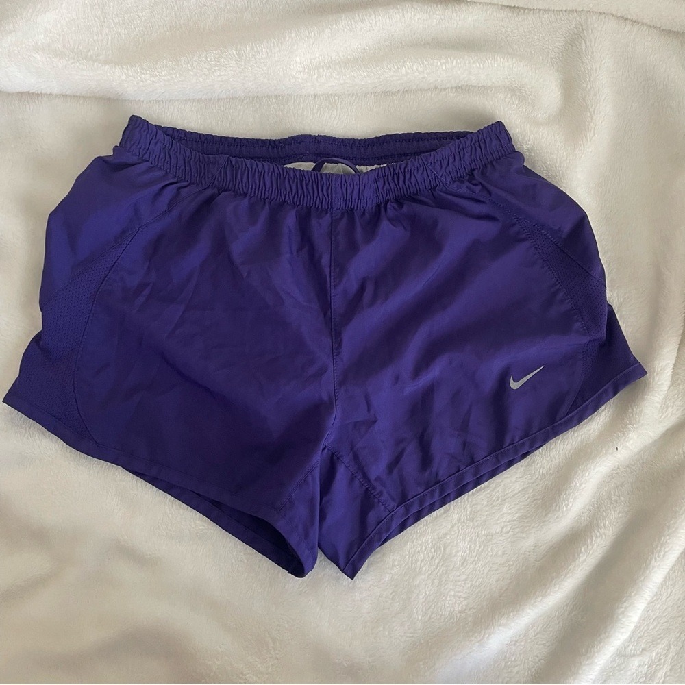 Nike Women's Vibrant Purple Athletic Shorts XS Gym Workout Train Running